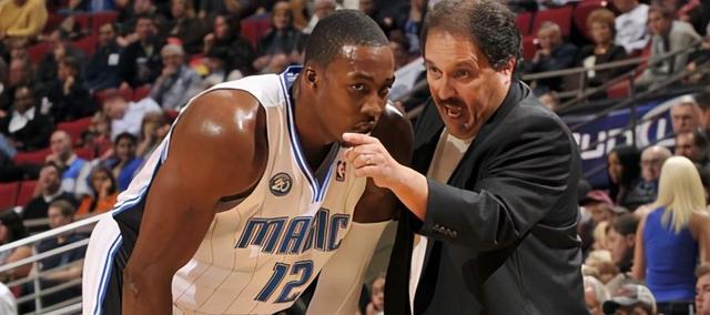 圣地亚哥：我一直受脚踝伤势困扰，这让我无法发挥出100%实力（圣地亚哥坦言脚踝伤势未愈，难以发挥100%状态）