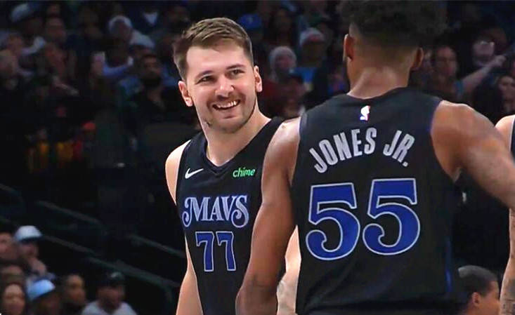 从冰雪体验到AR探秘 外国游客用更多方式感知活力中国（外国游客以冰雪与AR等多元方式感受活力中国）