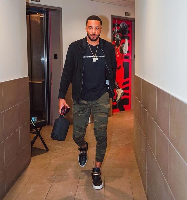 土鸡PK桑巴！国际排联认证这是本届VNL至今最激烈的强强对话！（土鸡大战桑巴：国际排联认定为本届VNL迄今最火爆的强强对决）