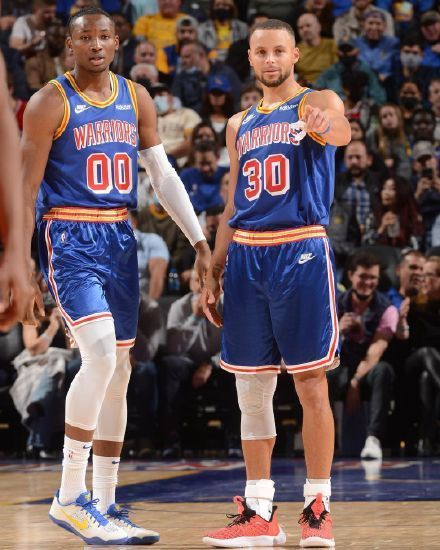 大四喜：姆巴佩vs奥林匹亚科斯个人集锦（姆巴佩上演大四喜：对阵奥林匹亚科斯个人精彩集锦）