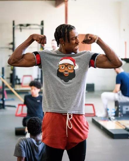 经纪人：那不勒斯今夏也有意博尼，但奥西利奥起了决定性作用（经纪人：今夏那不勒斯也曾追逐博尼，奥西利奥发挥关键作用）