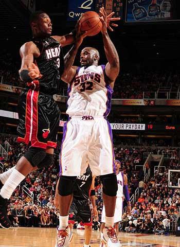 中超冠军数排行：海港4次夺冠并列第二，广州恒大8冠遥遥领先（中超夺冠次数榜：广州恒大8冠领跑，海港4冠并列次席）