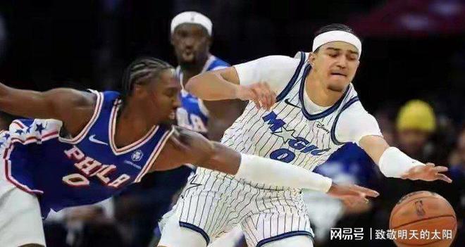 吉文：可能我有点老派，看不惯加纳乔走路歪着身子还挂条链子（吉文自认有点老派：不习惯加纳乔斜着身走还戴链子）