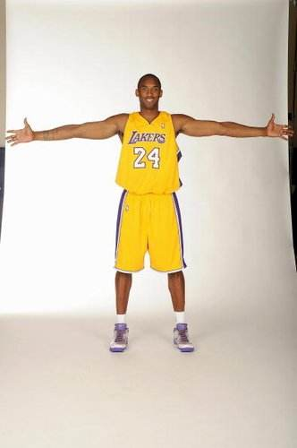 鹈鹕双核发力豪取胜利（鹈鹕双星爆发强势取胜）