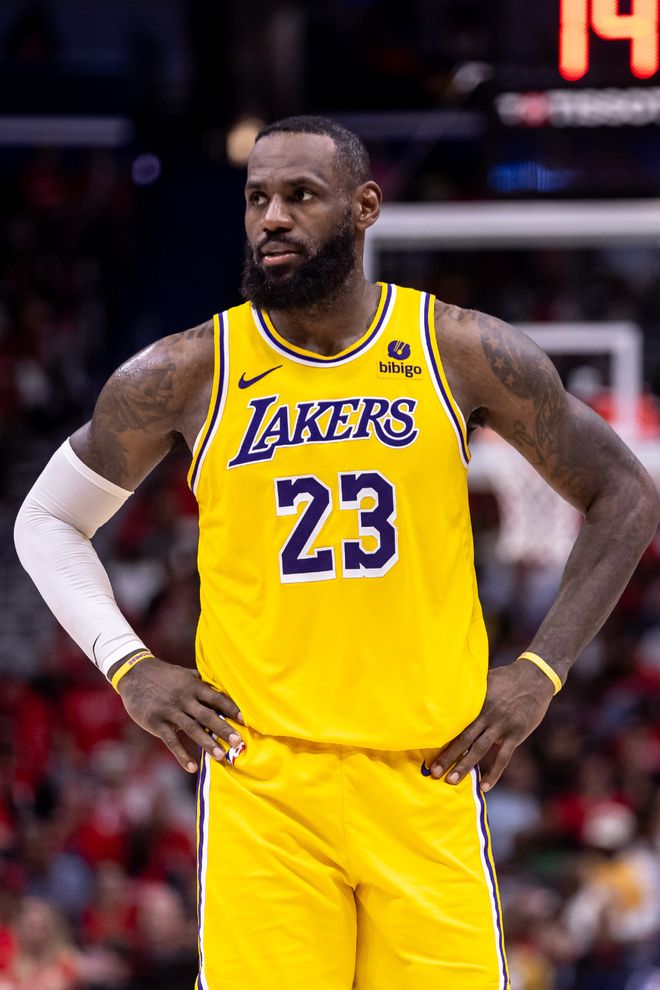 拜仁连伤数人影响战局（拜仁伤病潮扰乱战局）