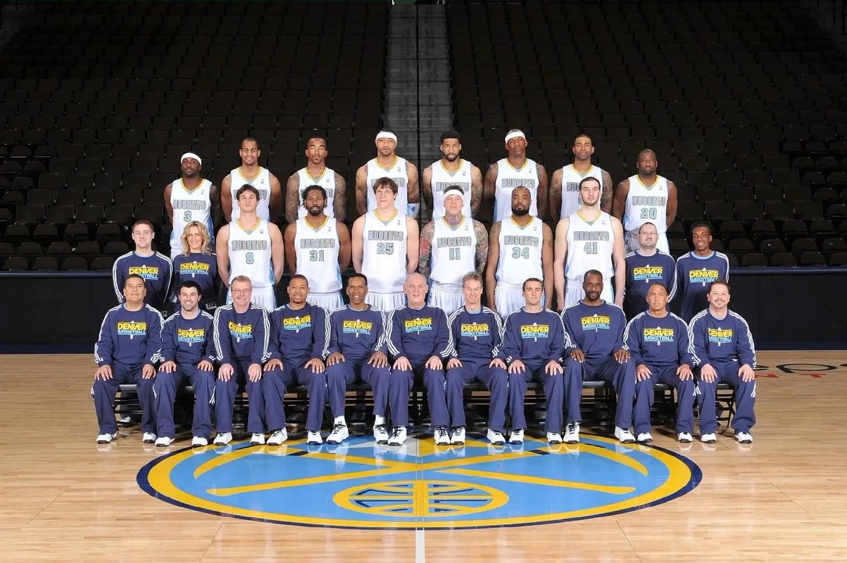 哈登：保罗无论去哪里都对比赛产生了影响，很幸运成为他队友（哈登盛赞保罗：无论在哪都能影响比赛，能成为其队友很幸运）