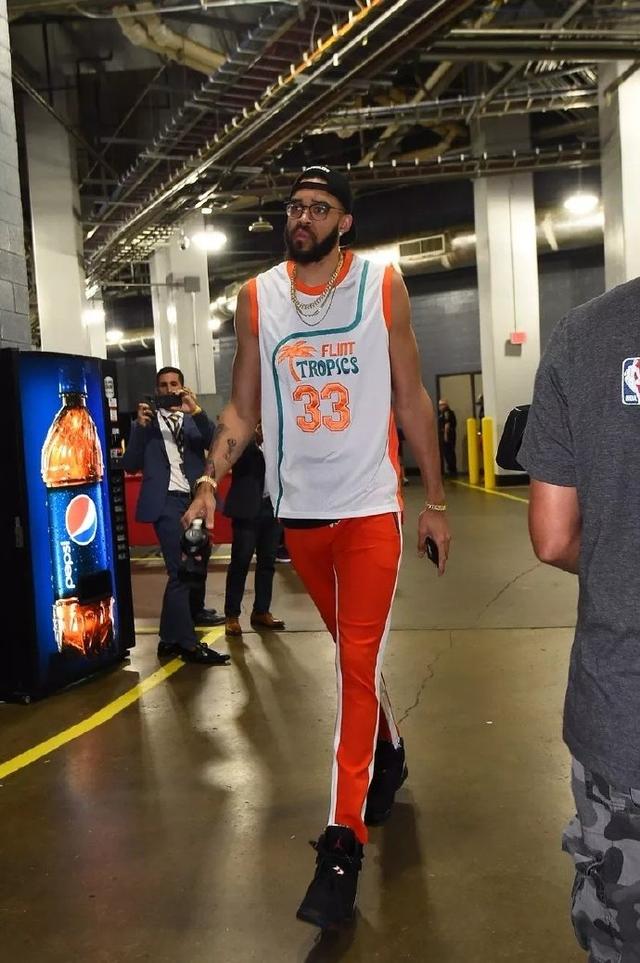 砍14分+4次封盖！中国男篮18岁2米13中锋闪耀：追赶杨瀚森进NBA？（14分4盖帽爆发！中国男篮18岁、2米13中锋闪耀：能否追上杨瀚森冲击NBA？）